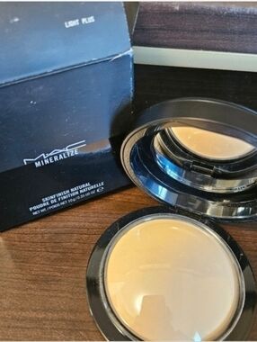 MAC MINERALIZE SKINFINISH NATURAL Face Powder in Light Plus (NIB)